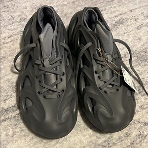 Adidas Adifom Q J (Junior/Kids) shoe in grey sz 6 us NWT